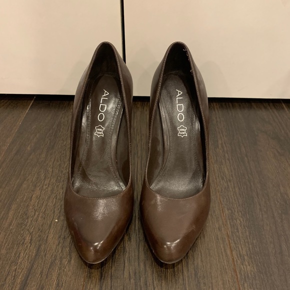 Brown leather heels - Picture 2 of 3